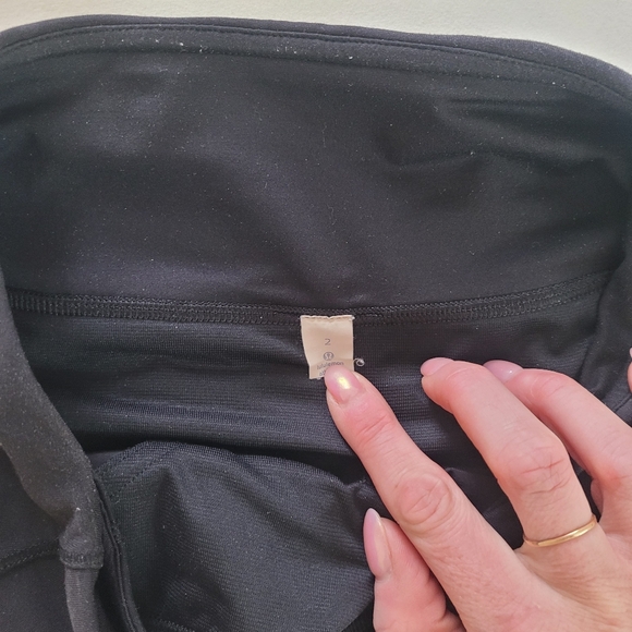 Lululemon Run Times Short 4-way Stretch 4" Size 2 Black Lined - Picture 7 of 10